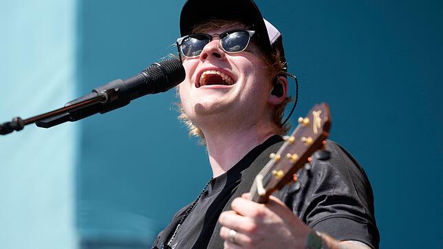 Auf seinem achten Album verarbeitet Ed Sheeran süd- und westasiatische Klänge. (Archivbild)