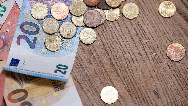 Das Bürgergeld wird zu festen Zeiten überwiesen. Wann genau ist relevant für viele Empfängerinnen und Empfänger, um sicher planen zu können.