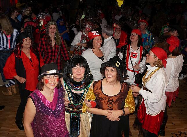 Bild 4: Bilder der Frauenfasnacht der katholischen Frauengemeinschaft Tiengen