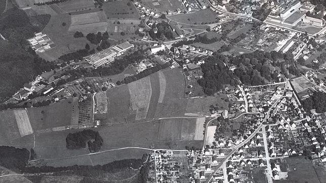 Luftbild aus den 70er Jahren: Das landwirtschaftliche Anwesen Hauss/Klingele liegt in der Nähe der „Villa Berberich“. Die ...