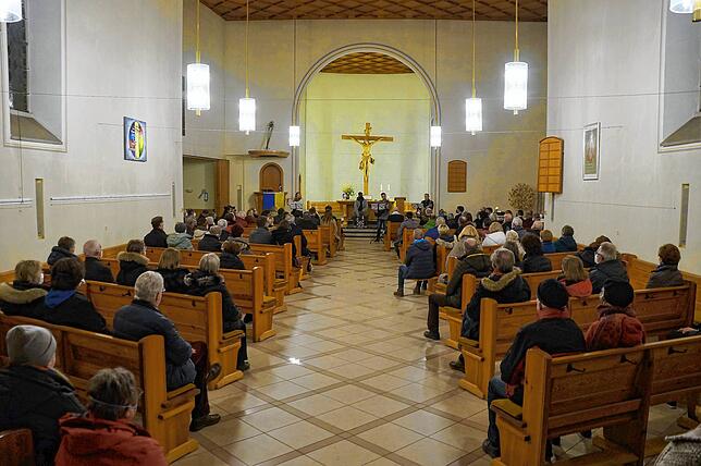 Bürgermeister Rainer Stolz, der evangelische Pfarrer Rainer Stockburger, der katholische Pfarrer Thomas Huber, Andreas Jung (Mitglied ...