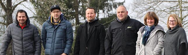 Noch in der Winterjacke: Der Vorstand des neuen Badesee-Vereins Eggingen freut sich auf die erste Saison-Eröffnung am 6. Mai, 17 Uhr. ...