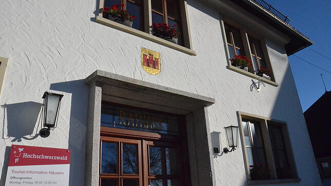 Sechs amtierende und vier neue Gemeinderäte wurden in das Kommunalparlament von Häusern gewählt.