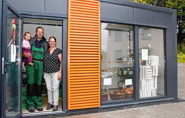 Der grau-orangefarbene Container mit Kühlfunktion ersetzt die bisherige Holzhütte.
