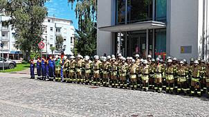 Bild : Die Feuerwehr Villingen demonstriert ihr Können bei der Hauptprobe
