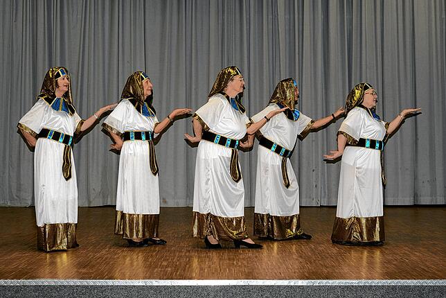 So zeigt sich das Awo-Ballett als &bdquo;Ägypterinnen&ldquo;