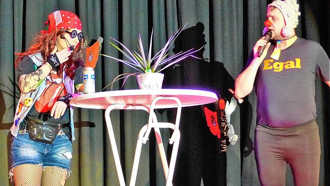 Eine Szene vom Ball 2020 der Gayser-Gilde mit Sellina Dittmar und Patrick Fleig in VS-Obereschach: Damit die Fasnet auch 2021 zu den ...