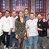 Das „Grill den Henssler“-Team, von links Steffen Henssler, Ali Güngörmüs, Axel Stein, Sally Özcan, Laura Wontorra, Luis Roeder und Claus ...
