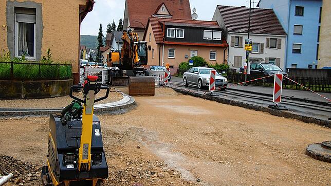 Die Baustelle in der Hohenkrähenstraße macht Fortschritte. Bald wird asphaltiert, so Bauleiter Markus Klotz.