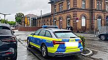 Am Donnerstagmorgen, 28. August, steht ein Einsatzfahrzeug am Villinger Bahnhof. Darin sitzen aber keine Beamten, denn die Einsatzkräfte ...
