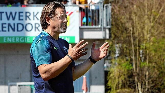 Trainer Helgi Kolvidsson und der SC Pfullendorf