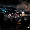 Das Feuerwerk über der Stadt ist spektakulär. Im Hintergrund ist der Rundling auf dem Kopsbühl zu sehen. Auf dem Hubenloch haben die ...