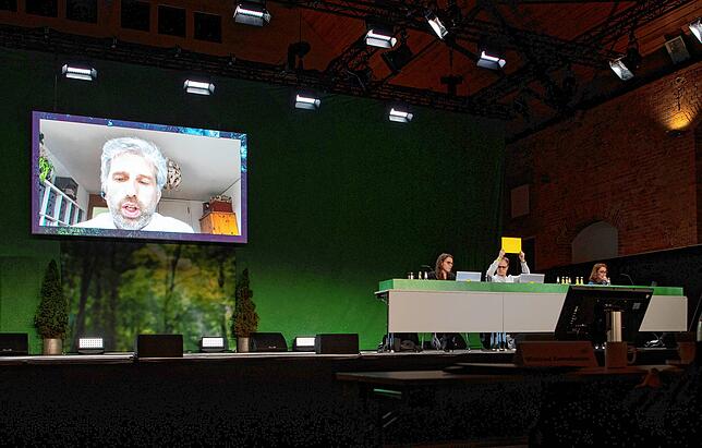 Boris Palmer beim Online-Parteitag der Grünen von Baden-Württemberg im Mai 2021: Er ist zur Gegenrede zum Antrag auf Parteiauschluss ...