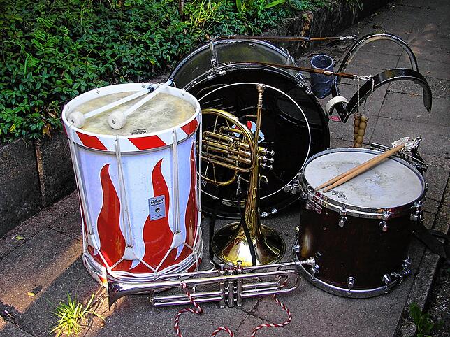 Wer gerne tiefe oder hohe Trommel, Horn oder Fanfare spielen möchte, kann sich der lustigen Truppe gern anschließen. Vorkenntnisse sind ...
