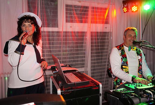 Bild 13: Bilder der Frauenfasnacht der katholischen Frauengemeinschaft Tiengen