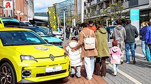 In der Seemeile gab es auf dem Weg zum Seemaxx auch eine Autoausstellung zu sehen.