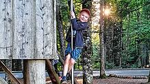 Jede Menge Spaß in der Natur: Philipp ist begeistert von den Spielmöglichkeiten im Wald bei Ühlingen-Birkendorf. Was es am Hochrhein und ...