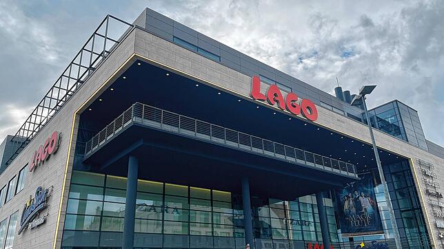 Das Lago Shopping Center im November 2022. Im Inneren befand sich bis März das Fitness-Forum.