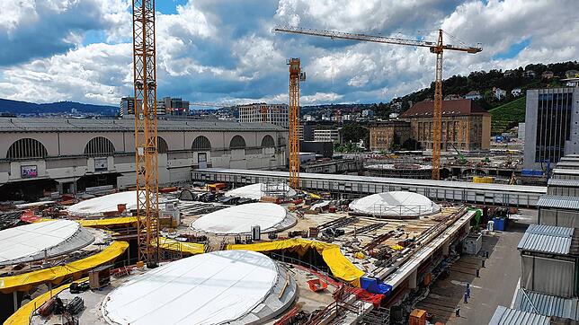 Milliardengrab: Die Baugrube von Stuttgart 21 mit den Kelchstützen, die das Dach des neuen Tiefbahnhofs tragen sollen.