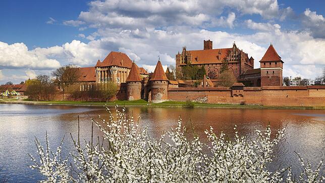 Die größte Burg der Welt nach Fläche steht in Polen.