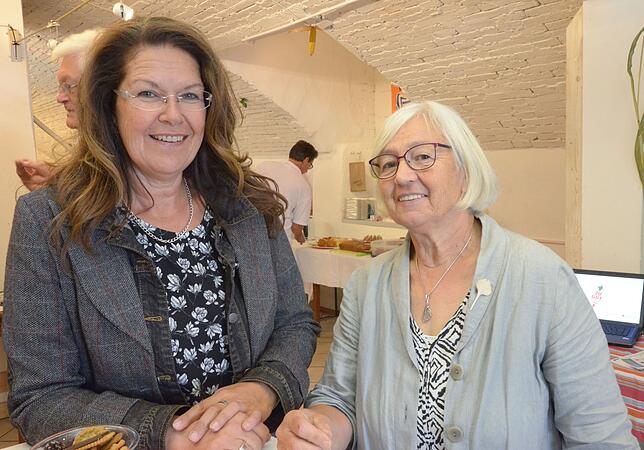 Renate Etzold und Rosemarie Jürgensmeyer sind die Ansprechpartner für Senioren in der Zukunftswerkstatt.