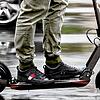 (Symbolbild) Wer auf einem E-Scooter unterwegs ist, sollte genauso nüchtern sein wie ein Autofahrer.