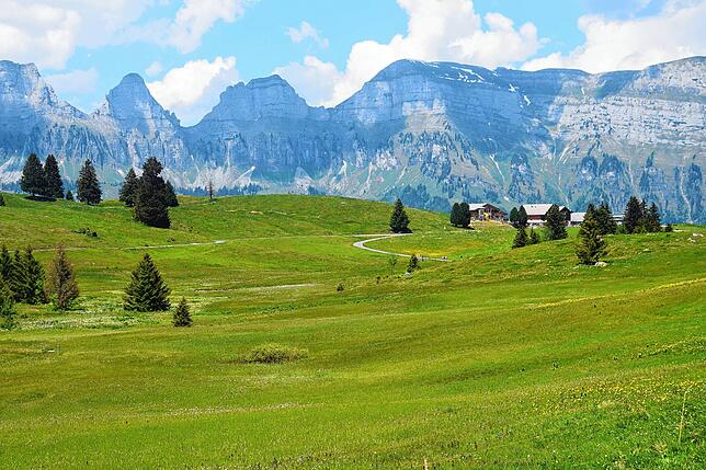 Ein Blick auf die Churfirsten von den Flumserbergen aus – einem kommenden Ziel der Sektion Hochrhein des Deutschen Alpenvereins.