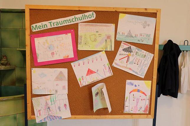So sehen die Wunschzettel der Schüler für einen neuen Pausenhof an der Friedensschule aus. Bild: SPD
