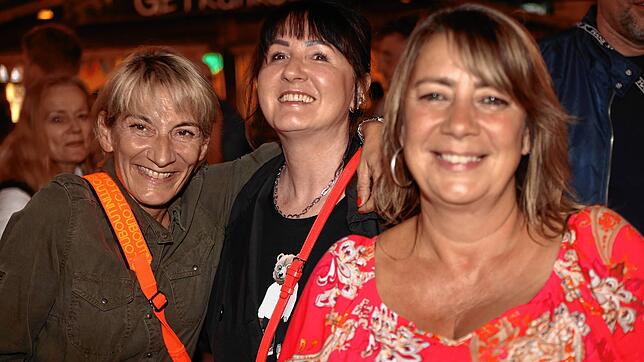 Bild : Die Gäste feiern beim Stadtgartenfest: Hier sind die Fotos vom ersten Abend