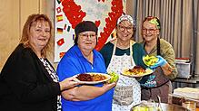 Eröffnung des Mittagstischs im Familienzentrum Markus in der Südstadt: Bettina Geiser, Claudia Bader, Lena Gomer und Vera Schrott (von ...