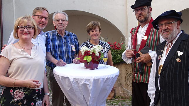 Mit Tradition: CDU-Landtagsabgeordnete Sabine Hartmann-Müller, Oberbürgermeister Philipp Frank, Werner Dörflinger, Christa Bader, ...