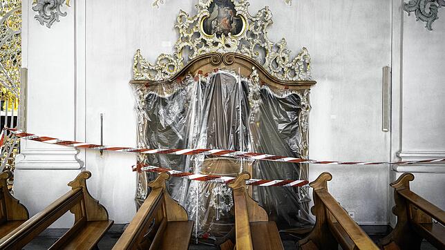 Einige Tage nach dem Brand in der Kirche St. Ulrich in Kreuzlingen: Der Beichtstuhl ist wie ein Tatort abgeriegelt.