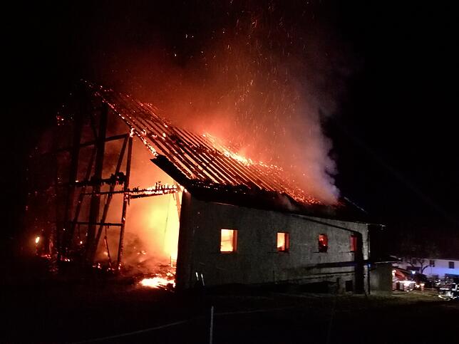 Bild 1: Nach den drei Bränden in Bonndorf sind die Ermittlungen am Brandort abgeschlossen. Polizei geht weiter von Brandstiftung aus