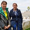 Katja Riedemann (links) und Nicole Dathe vom Gesamtelternbeirat der Kitas in Friedrichshafen weisen auf Lücken und Mängel im Bedarfsplan ...