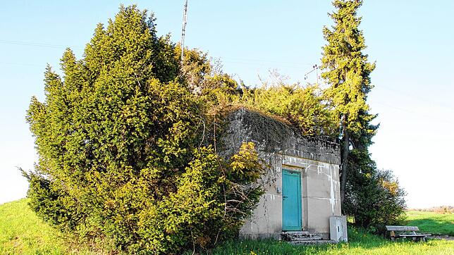Der Hochbehälter Buch, oberhalb von Etzwihl an der K 6563, der künftig als Wasserspeicher zur Bewässerung des Sportplatzes und als ...