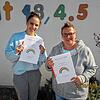 Melanie Schondelmaier (links) und Silvia Schwulst haben in Coronazeiten eine eigene Kindergartenzeitung für die Kinder des Kindergartens ...
