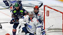 Wild-Wings-Keeper Joacim Eriksson (vorne) war bei der Partie gegen die Berliner Eisbären auf Zack und ließ nur einen Gegentreffer zu.