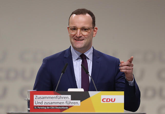 Als Außenseiter angetreten, als Außenseiter abgetreten: Bundesgesundheitsminister Jens Spahn holte zwar im ersten Wahlgang immerhin 157 ...