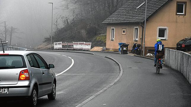 Darum ging es bei der Baustelle hauptsächlich: Am südlichen Ortseingang von Zizenhausen wurde eine Lücke im Radweg geschlossen. Eine ...