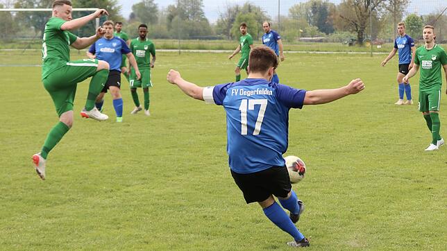 Bild : FV Degerfelden unterliegt mit 2:5 dem FC Hausen – und wir haben Bilder!