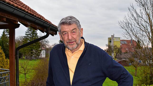 Bürgermeister a.D.Thomas Fechtig wird am 17. April 70 Jahre alt. Von seinem Balkon aus sieht man im Hintergrund links die ...