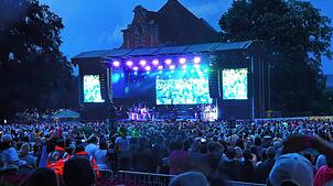 Zweimal nacheinander war Sarah Connor beim Salem Open Air: einmal im Jahr 2022 (hier im Bild) und einmal 2023. Warum wiederholen sich ...