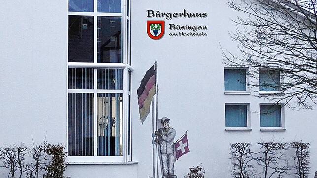 Das „Bürgerhuus“: So soll die Beschriftung des Büsinger Bürgerhauses künftig aussehen. Visualisierung: Herbert Bührer