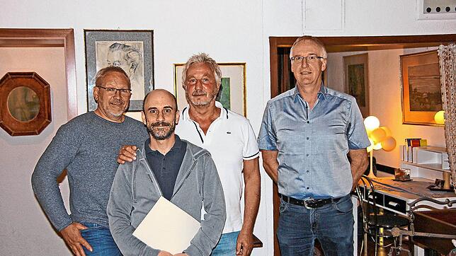Wahlen und Ehrungen beim Karate-Club. Von links Michael Raißle, Vincenzo D&lsquo;Angelo, Uwe Schneider und Jürgen Hund. Bild: Claudius Eberl