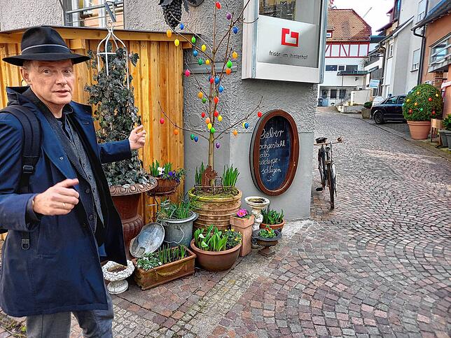 &bdquo;Das ist doch eine ganz besonders schöne Ecke&ldquo;, sagt Reiner App über den Bereich rund um den &bdquo;frisör im ...