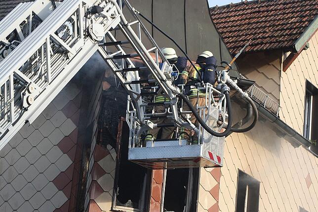Bild 7: Weinhaus Schunk brennt aus &ndash; Bilder vom Brandort Teil 2