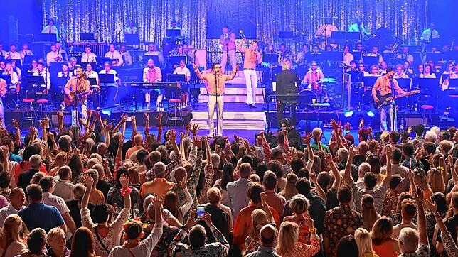 Zwei Abende mit jeweils rund 1200 Besuchern machen die Schlagerrevue zu einem Riesenerfolg. Die Fans der Pumpels und des sinfonischen ...