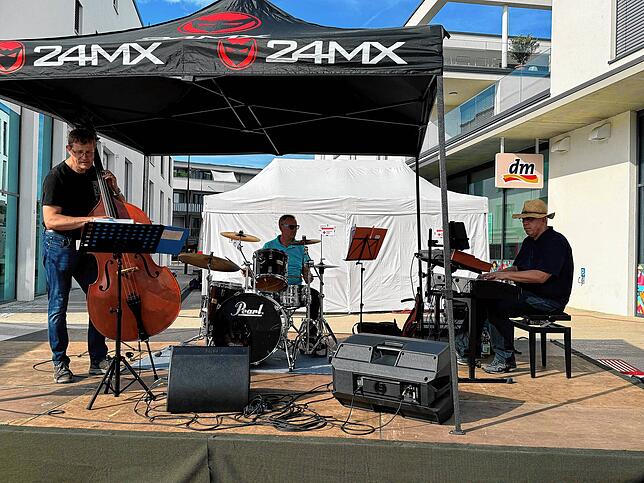 Die Band Jam4Fun sorgt mit ihrem speziellen Sound für beste Unterhaltung.
