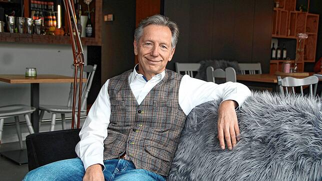 Roland Löscher hält nicht viel von Vorsätzen für das neue Jahr. Warum das so ist, erklärt der Markdorfer Life-Coach im Gespräch mit dem ...