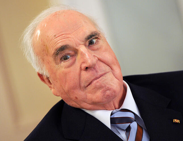 Der frühere Bundeskanzler Helmut Kohl (CDU) war 16 Jahre lang Bundeskanzler und auch der Kanzler der Deutschen Einheit.